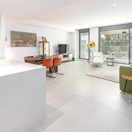Vv6-2b - Modern 2br With Large Seaview Balcony Apartmán
